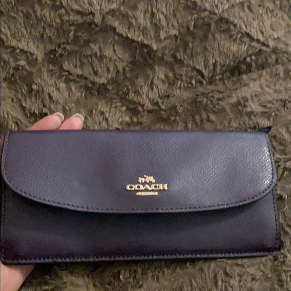 Coach CSGR leather soft wallet . Color :Aubergine